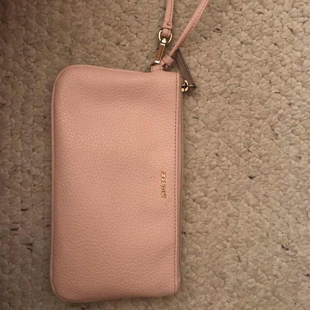 Nine West small zip wristlet